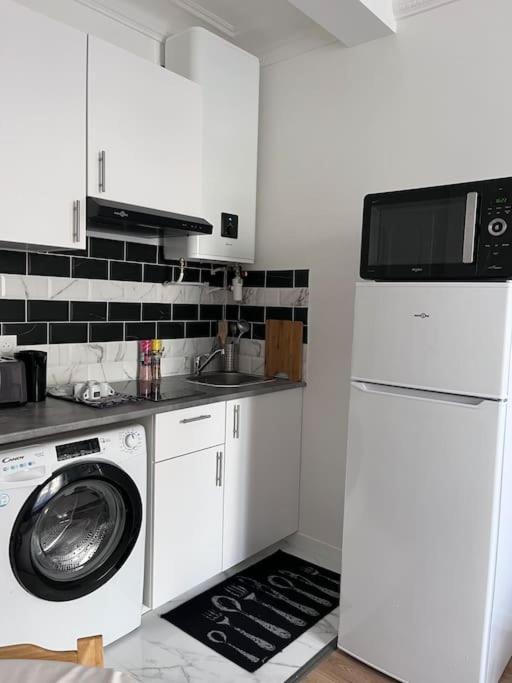 Appartement T2 Aux Portes De Paris Asnieres-sur-Seine Luaran gambar