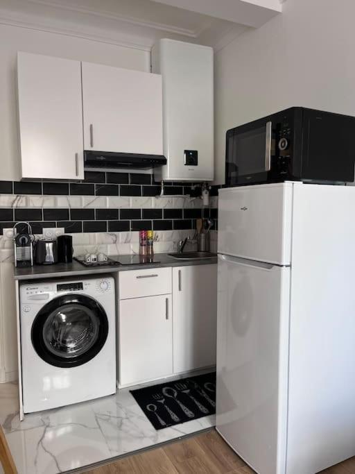 Appartement T2 Aux Portes De Paris Asnieres-sur-Seine Luaran gambar